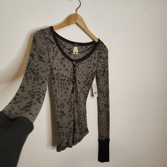 Free People We The Free Davis Mottled Animal Print Size XS - Picture 4 of 8